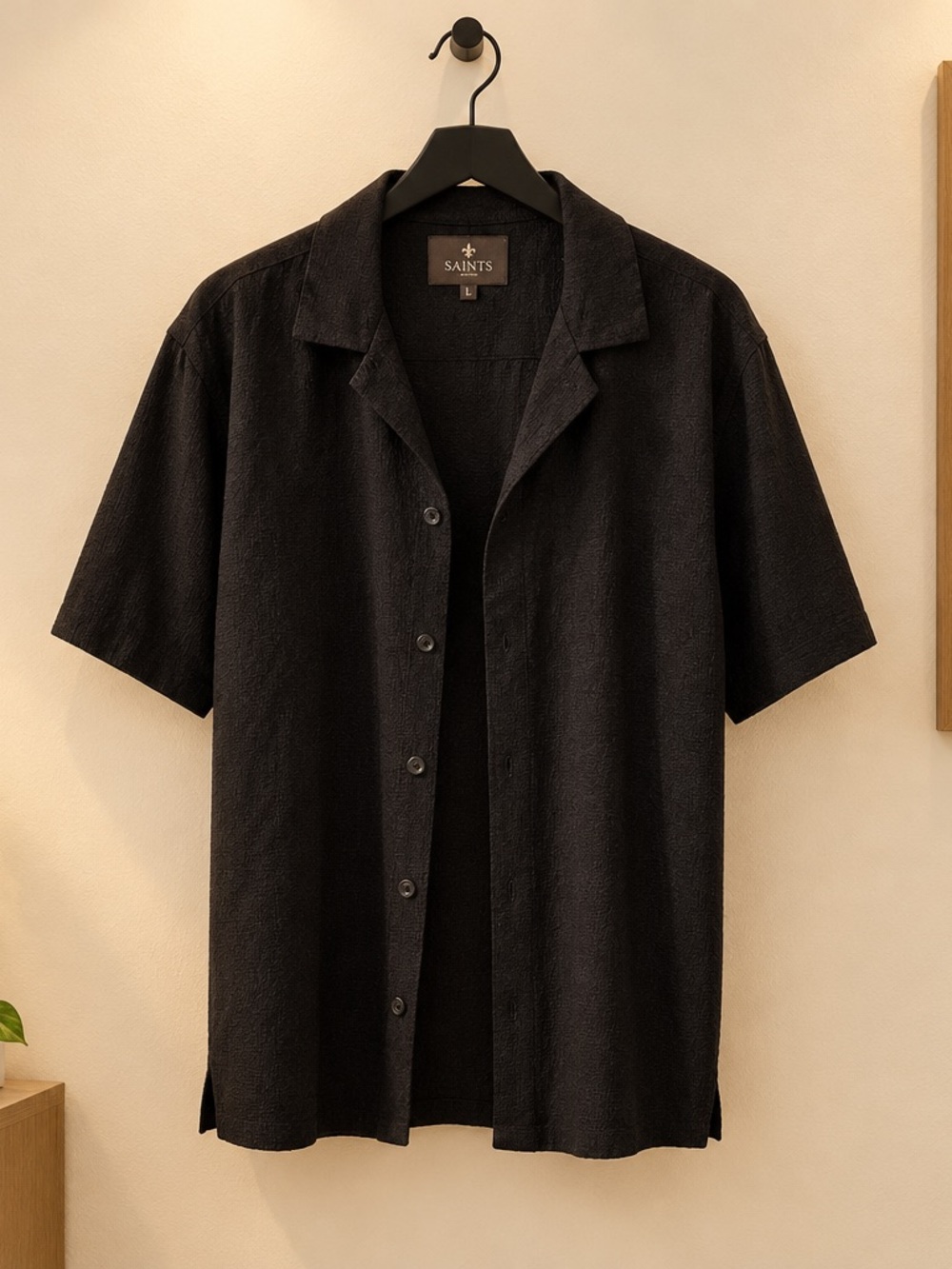 Black Short-Sleeve Casual Button-Down Shirt